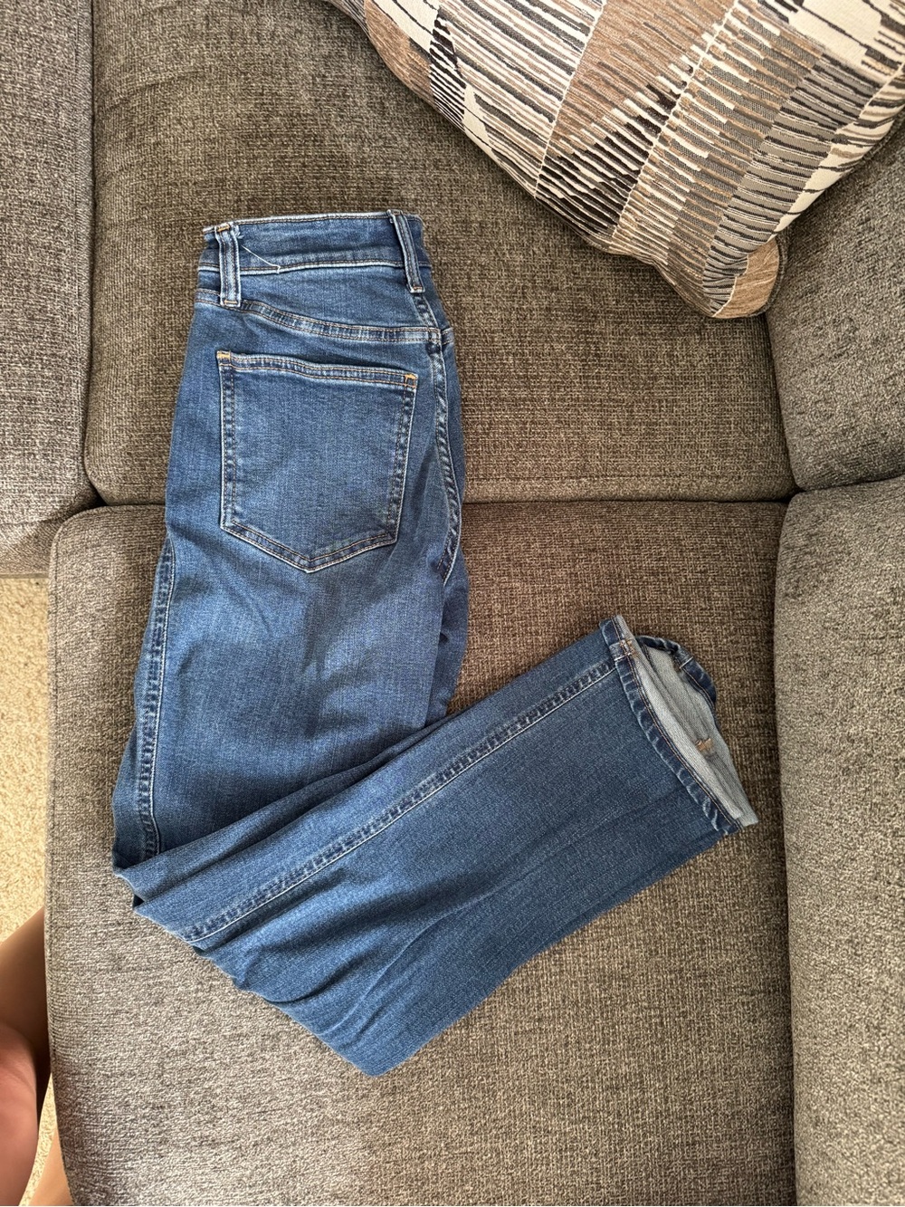 Universal Thread Midwash Blue Denim Jeans with Contrast Stitching